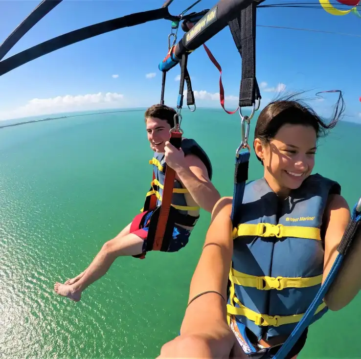parasail in Marathon florida in rhe Florida Keys