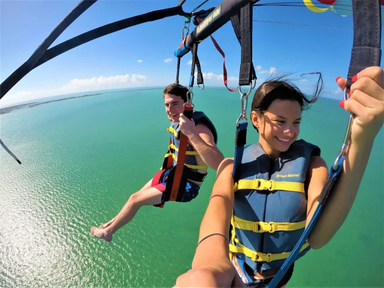 parasail in Marathon florida in rhe Florida Keys