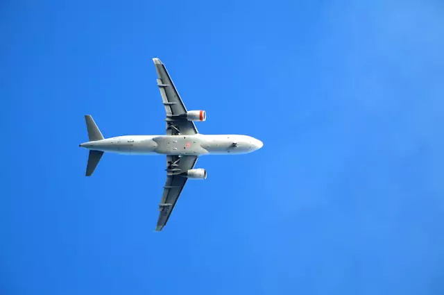 airplane flying