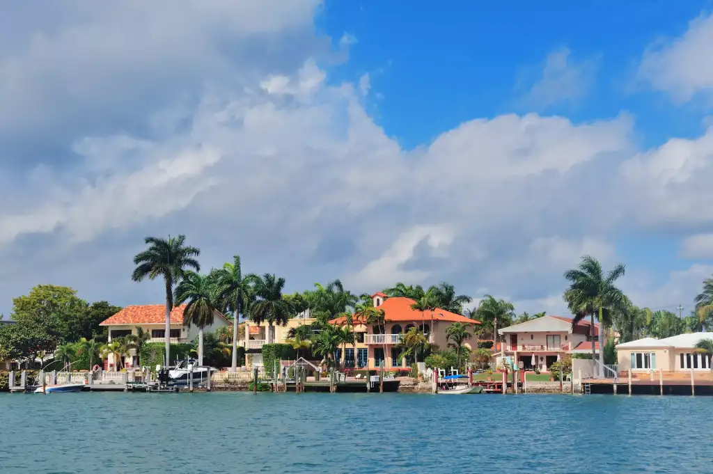 View of vaction homes along the Florida Keys coastline