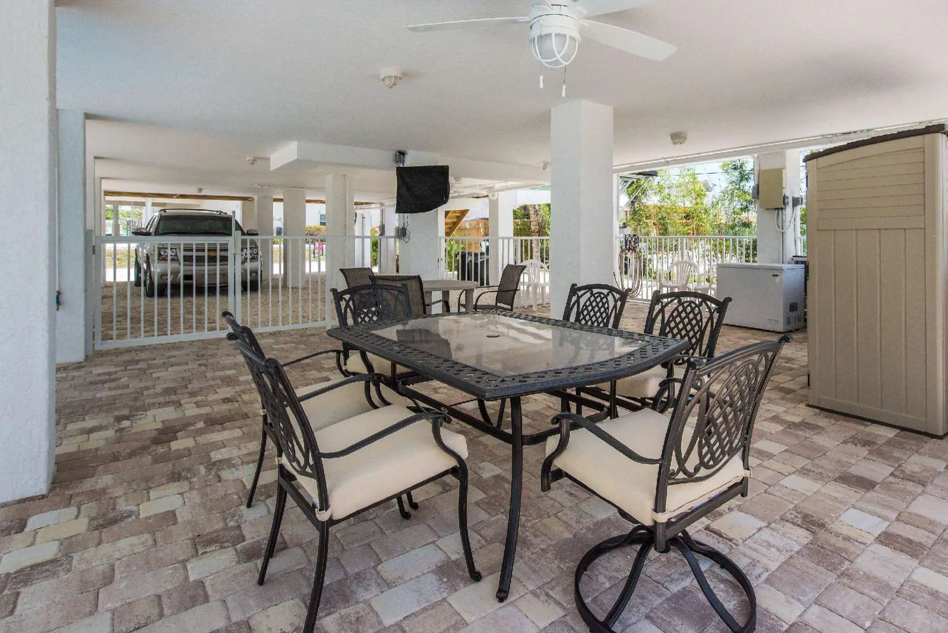 patio-and parketing